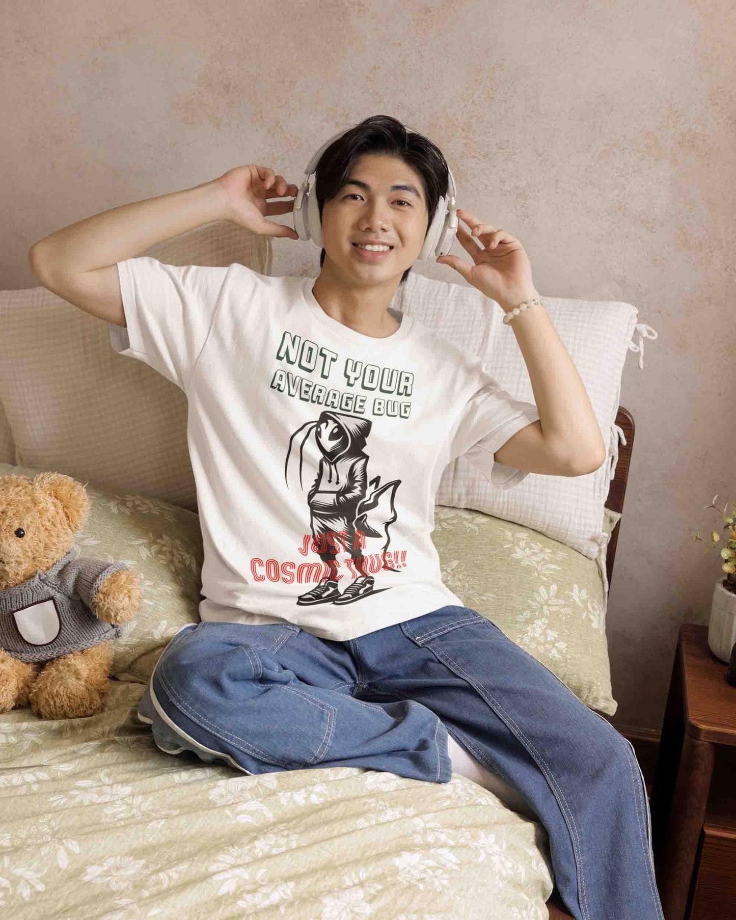 Not Your Average Bug-Men Oversized Tee