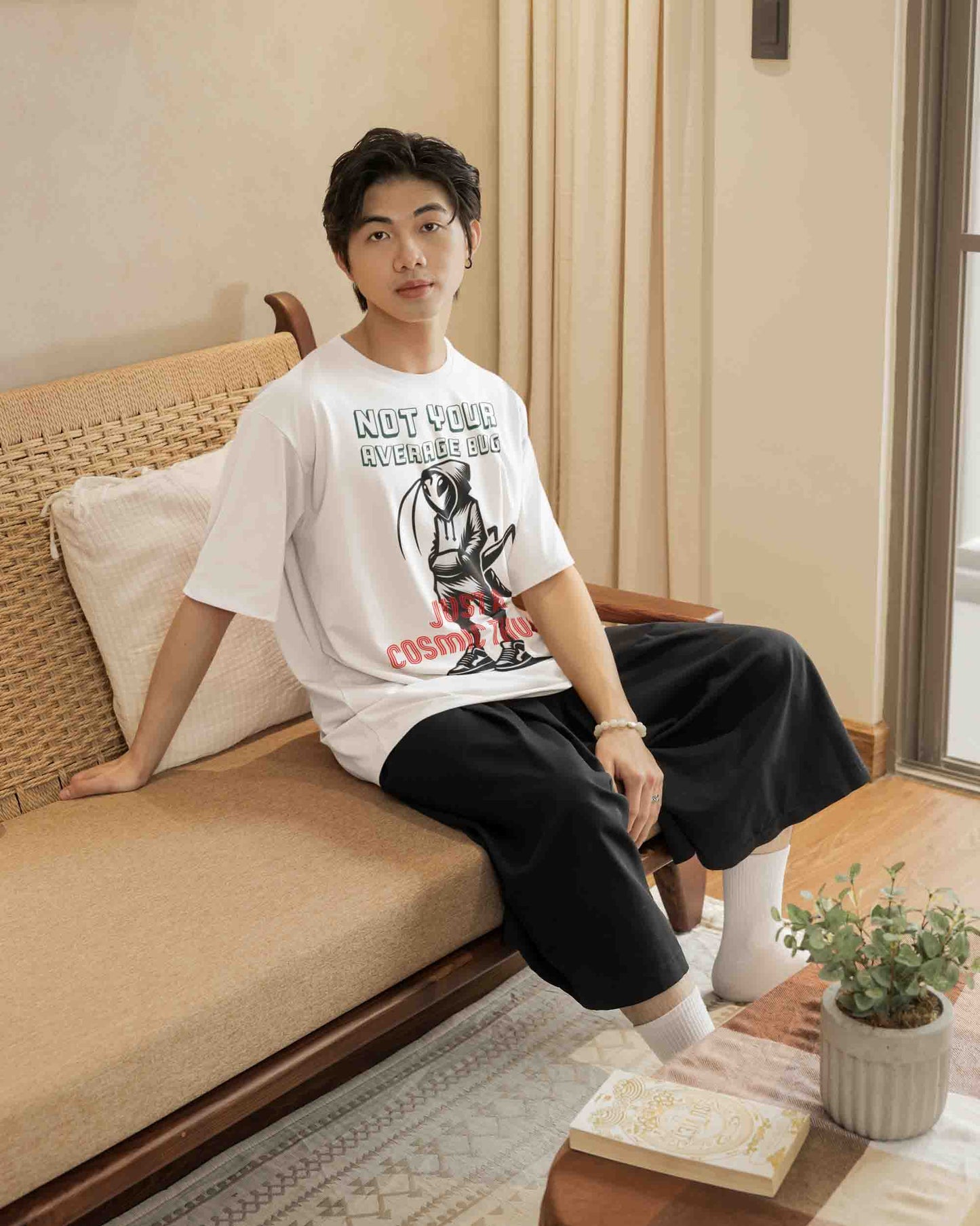 Not Your Average Bug-Men Oversized Tee