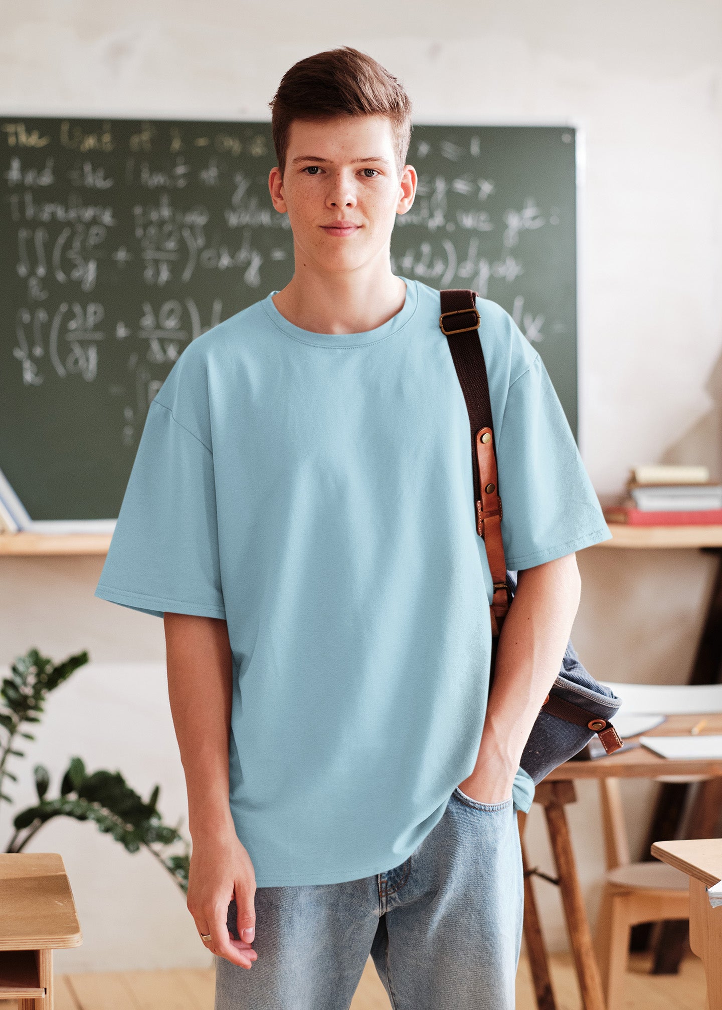 Men’s Oversized T-Shirt – Baby Blue